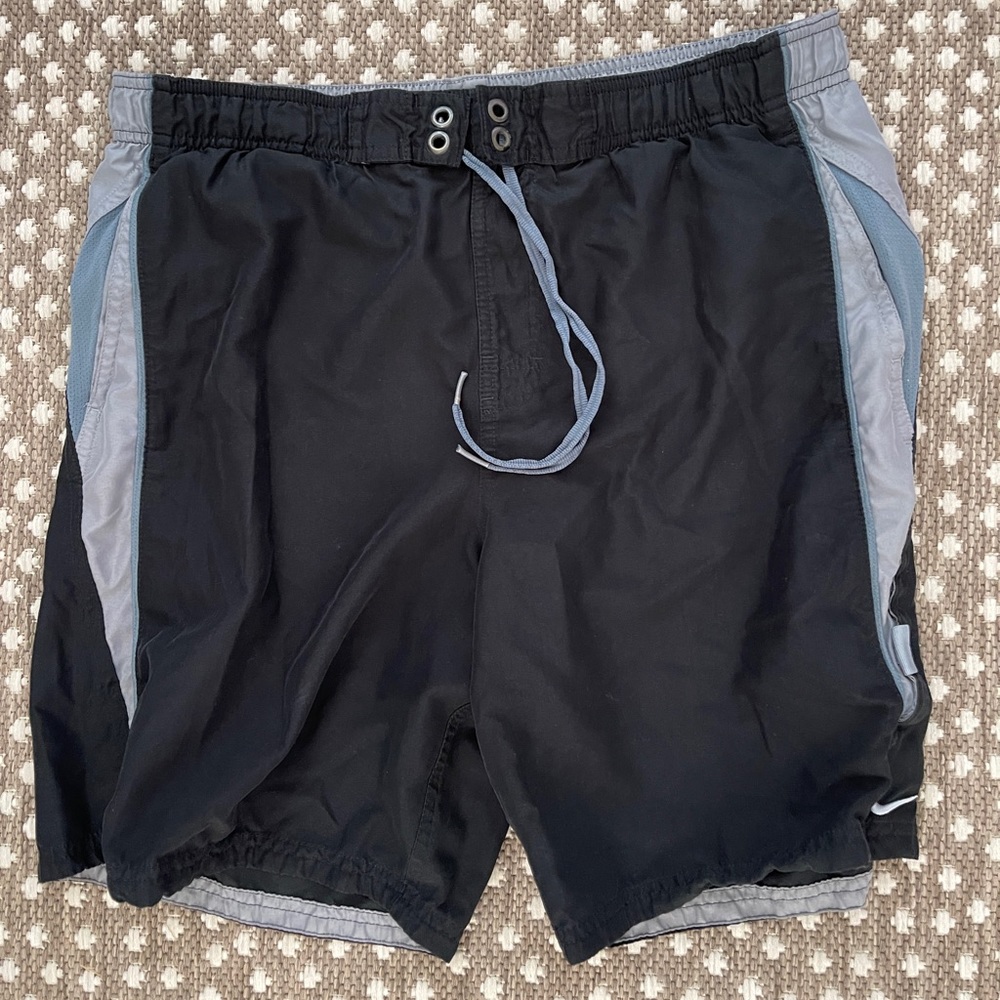 Nike Men’s Mesh-lined Running Shorts Sz M easy-to-adjust & access drawstring